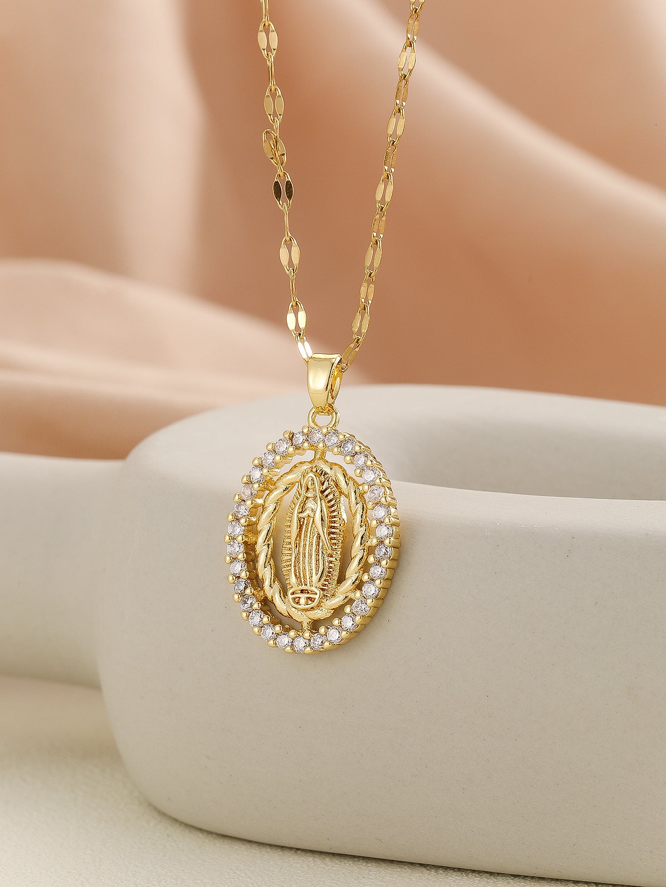 Personality Design Micro Inlaid Zircon Color Necklace