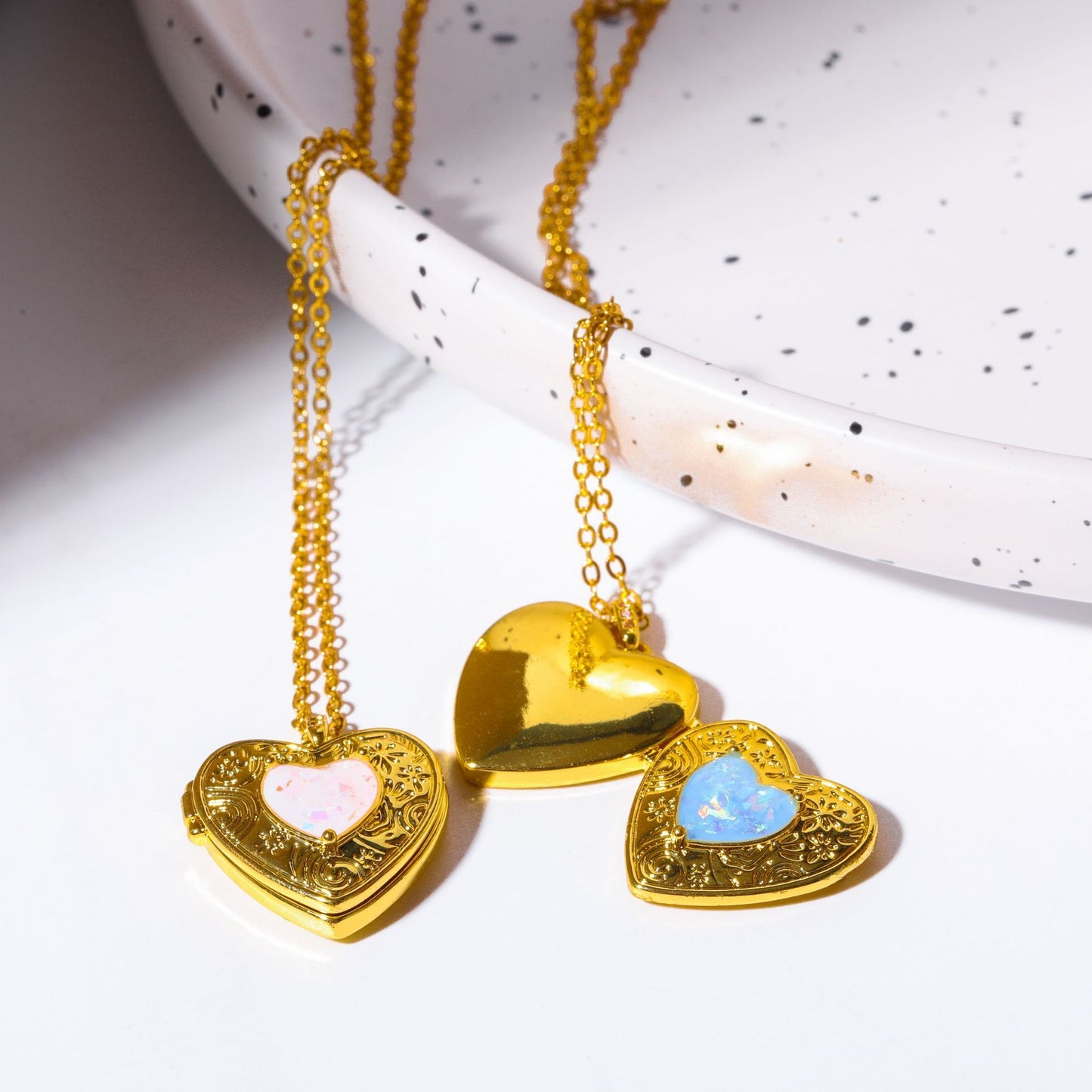 Special-interest Design Heart Photo Box Necklace